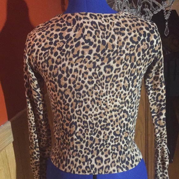 H&M Leopard short button down sweater cardigan 2 - Picture 8 of 8